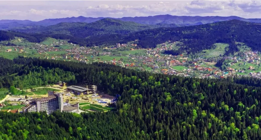 Величні Карпатські хребти